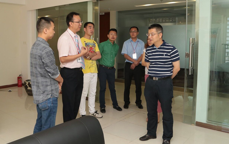 重慶市渝北區人民政府相關(guān)領(lǐng)導蒞臨云南天度集團考察，雙方將于近日簽訂投資合同，天度集團將在重慶投資設立控股子公司-重慶天度網(wǎng)絡(luò )信息技術(shù)有限公司，并建立200人規模的專(zhuān)業(yè)技術(shù)研發(fā)基地，此后將大大增強天度技術(shù)研發(fā)實(shí)力和公司綜合優(yōu)勢